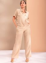 Hose in ausgestellter Form 