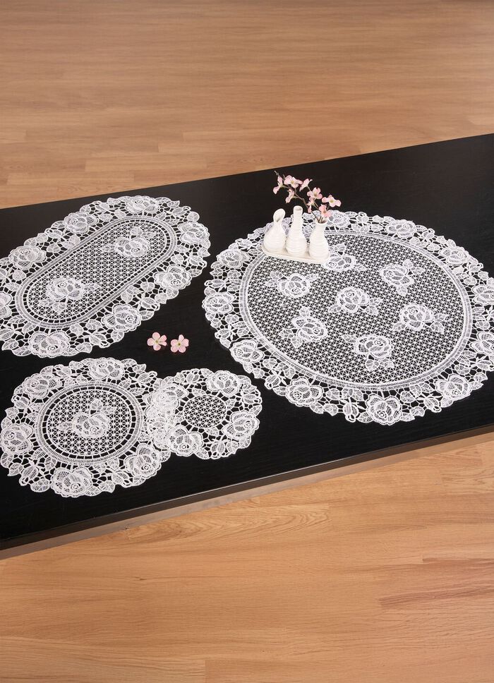 Tischdekoration aus Spitze 