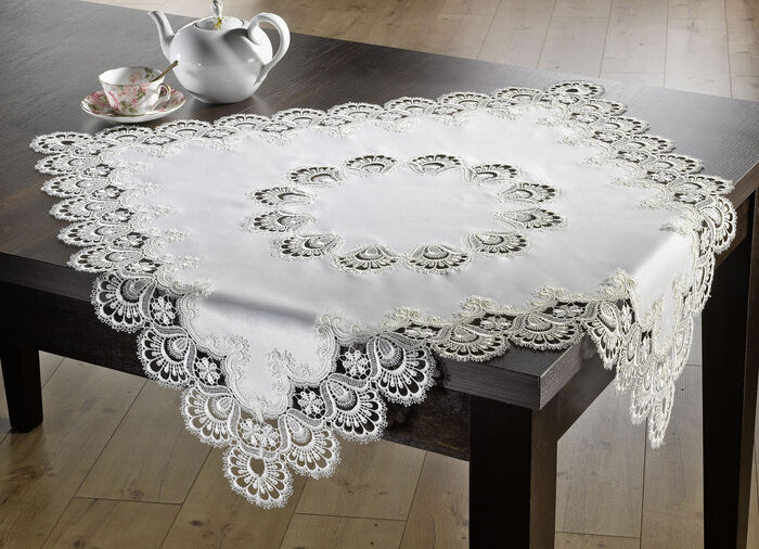 Herrliche Accessoires aus Plauener Spitze 