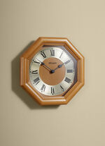 Hochwertige, achteckige Wanduhr EICHE