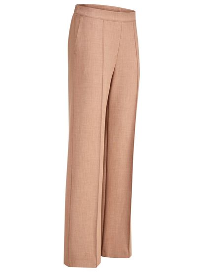 Hose in modischer Weite  