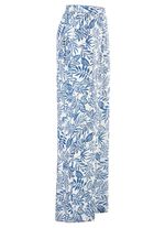 Hose in modischer Weite 