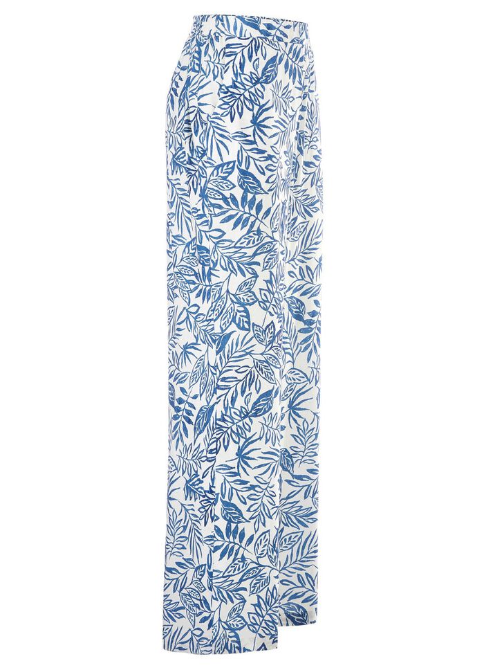 Hose in modischer Weite 