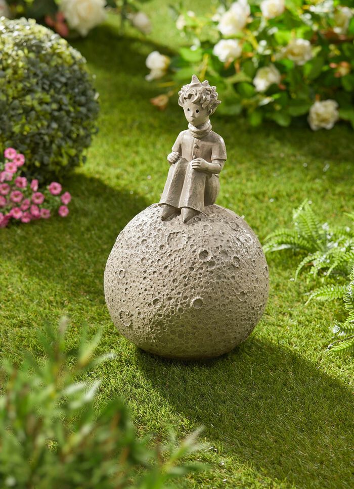 Der Kleine Prinz auf Mondkugel 