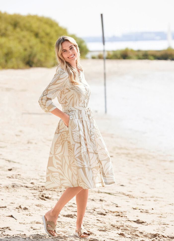 Kleid mit Hemdkragen 