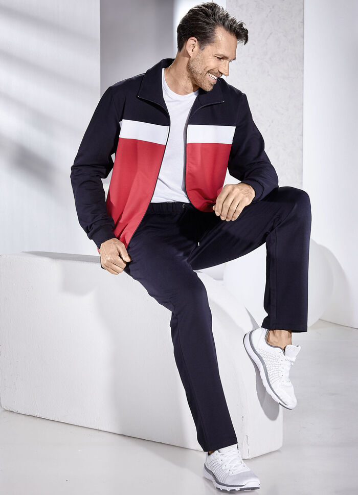 Freizeitanzug mit Nahttaschen 