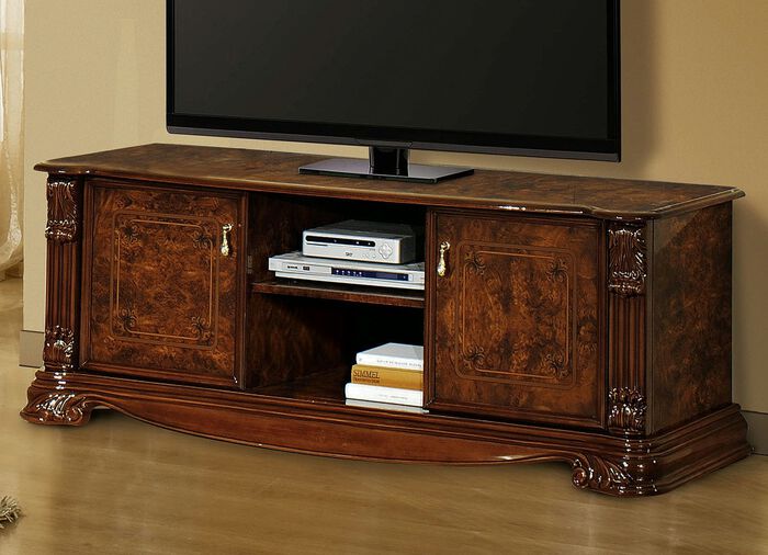 Stilvolles M&ouml;belprogramm, verschiedene Ausf&uuml;hrungen NUSSBAUM