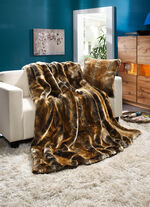 Wohn-Accessoires aus naturgetreuem Langhaar-Webpelz