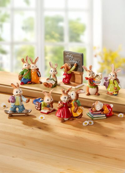 Handgefertigte Hasenschule aus dem Hause Goebel 
