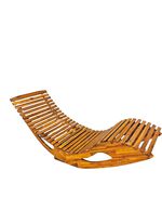 Ergonomisch geformte Schwung-Liege aus Akazienholz 