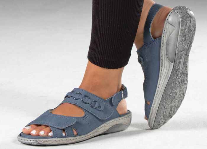 Waldl&auml;ufer, bequeme Damen-Sandalen, Weite G, mit herausnehmbarem Fu&szlig;bett JEANSBLAU
