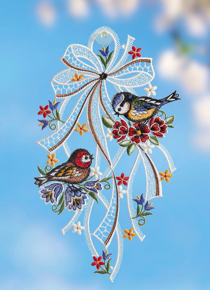 Fensterbild Schleife mit V&ouml;glein aus Plauener Spitze 