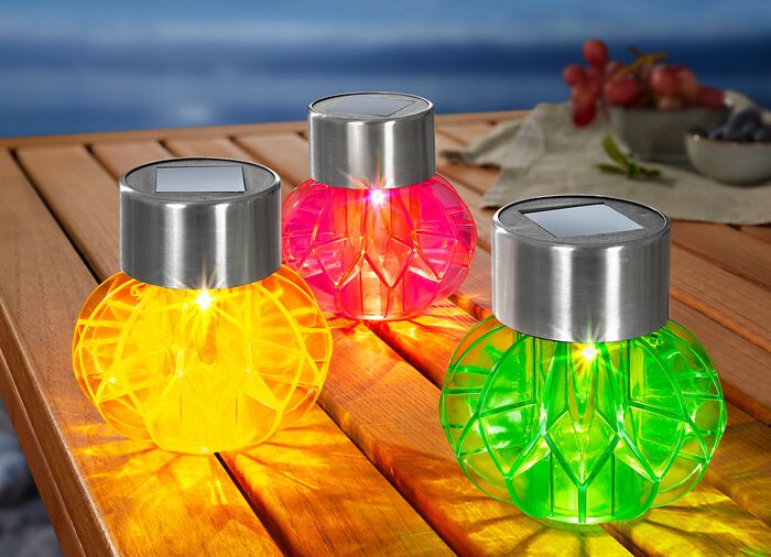 Farbenfrohe Solarleuchten aus wetterfestem Kunststoff, 3er-Set 