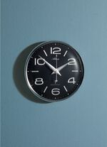 Wanduhr mit Funkuhrwerk 