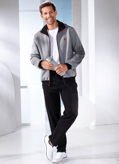 Freizeitanzug mit Seitentaschen 