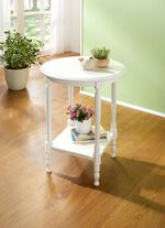 Teilmassiver Beistelltisch mit gedrechselten F&uuml;&szlig;en 