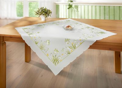 Bestickte Tisch- und Raumdekoration mit Schneegl&ouml;ckchen-Dessin 